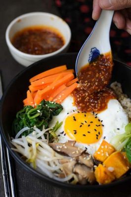  Bibimbap: Một Món Ăn Thơm Ngon Phục Vị Cùng Sự Sảng Khoái Của Rau Xanh Tươi Giòn!